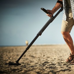 Minelab Go Find 44 : Détecteur ultra léger, compacte et simple d'utilisation.