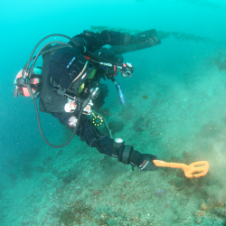 Détecteur Quest Scuba sous l'eau